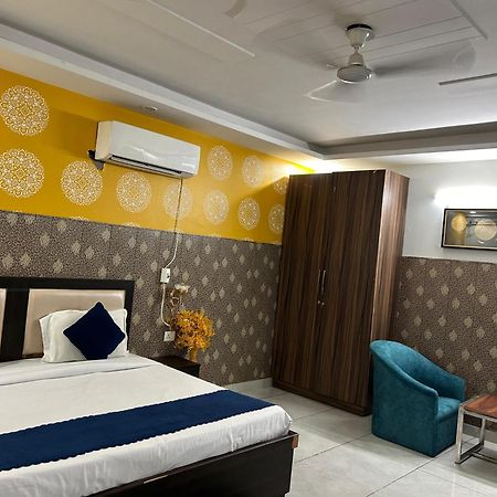 Hotel Tanvi Premium Residency Near Artemis Hospital, Gurugram Gurgaon Exterior foto