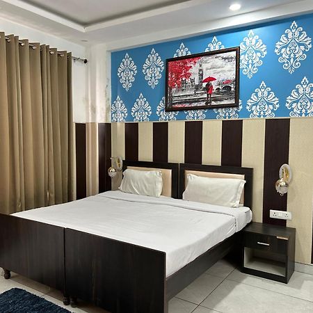 Hotel Tanvi Premium Residency Near Artemis Hospital, Gurugram Gurgaon Exterior foto