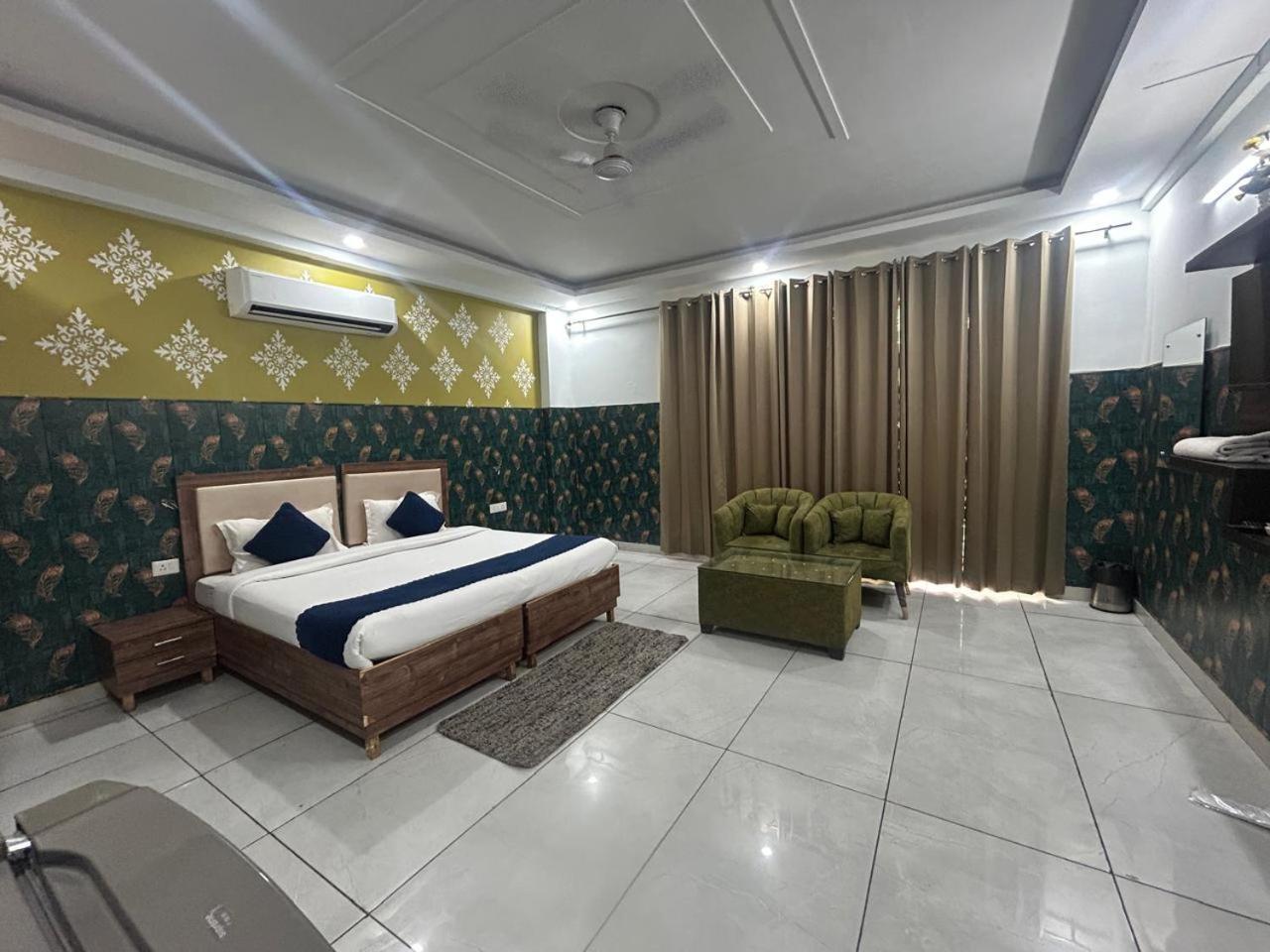 Hotel Tanvi Premium Residency Near Artemis Hospital, Gurugram Gurgaon Exterior foto
