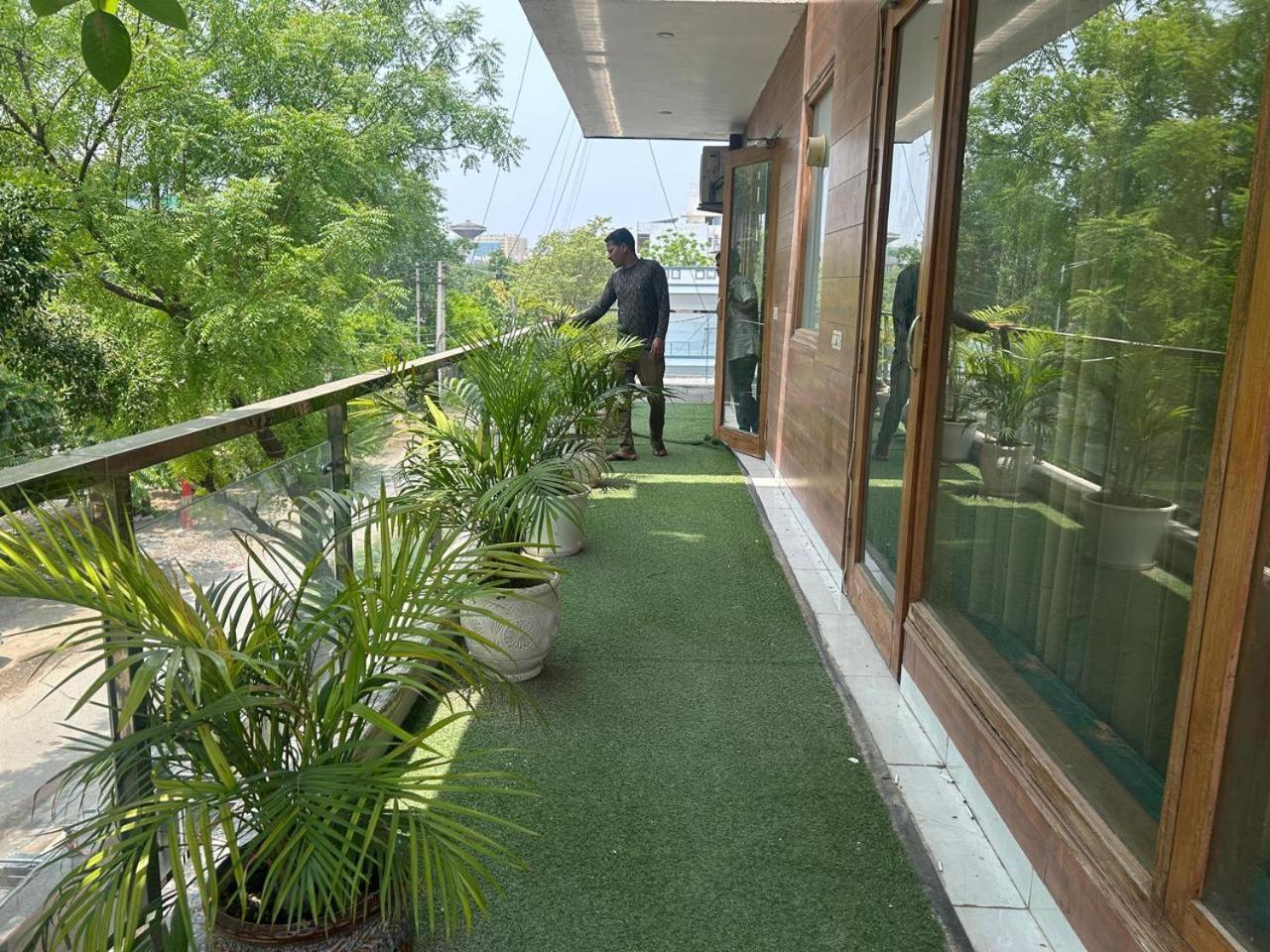 Hotel Tanvi Premium Residency Near Artemis Hospital, Gurugram Gurgaon Exterior foto
