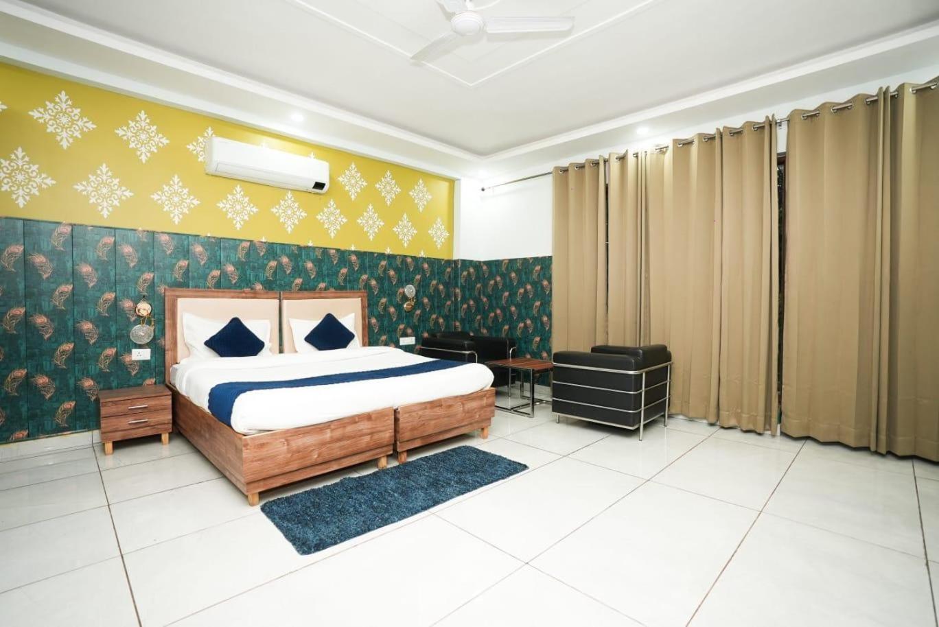 Hotel Tanvi Premium Residency Near Artemis Hospital, Gurugram Gurgaon Exterior foto