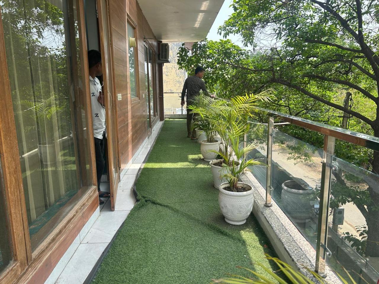 Hotel Tanvi Premium Residency Near Artemis Hospital, Gurugram Gurgaon Exterior foto