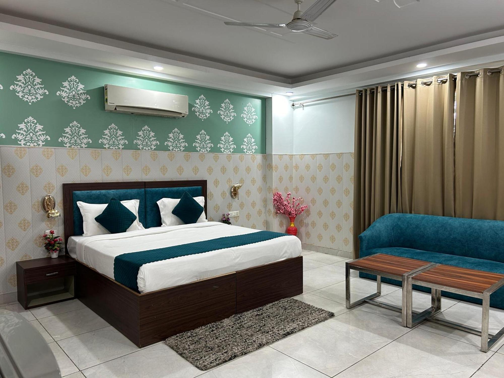 Hotel Tanvi Premium Residency Near Artemis Hospital, Gurugram Gurgaon Exterior foto