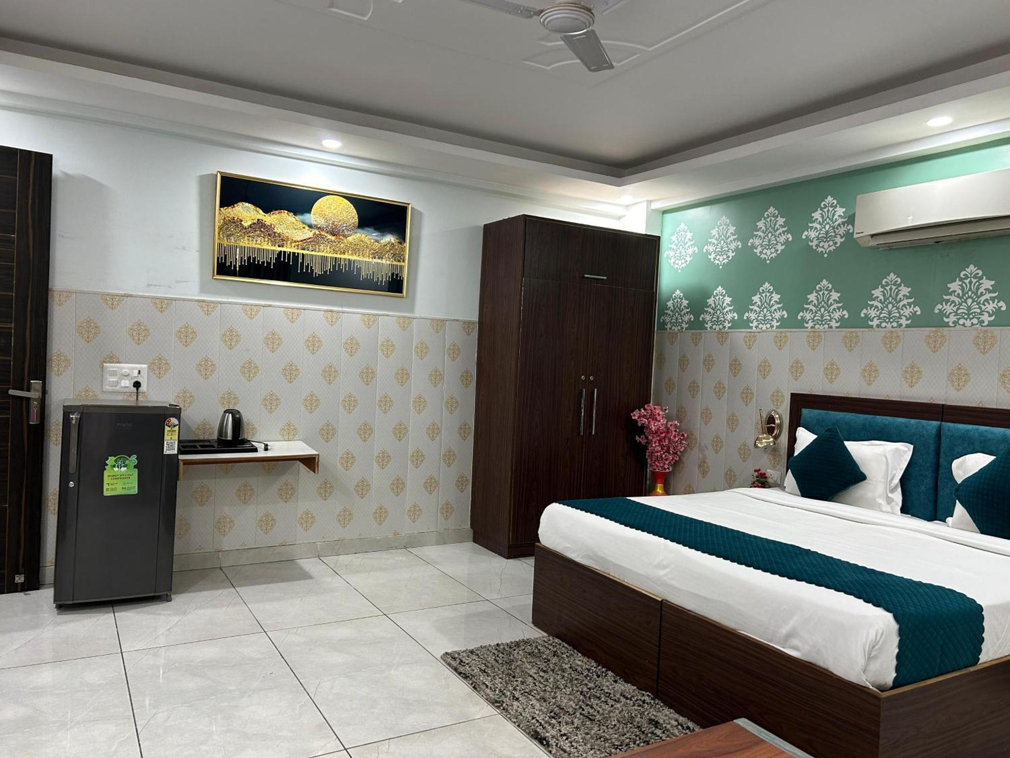 Hotel Tanvi Premium Residency Near Artemis Hospital, Gurugram Gurgaon Exterior foto