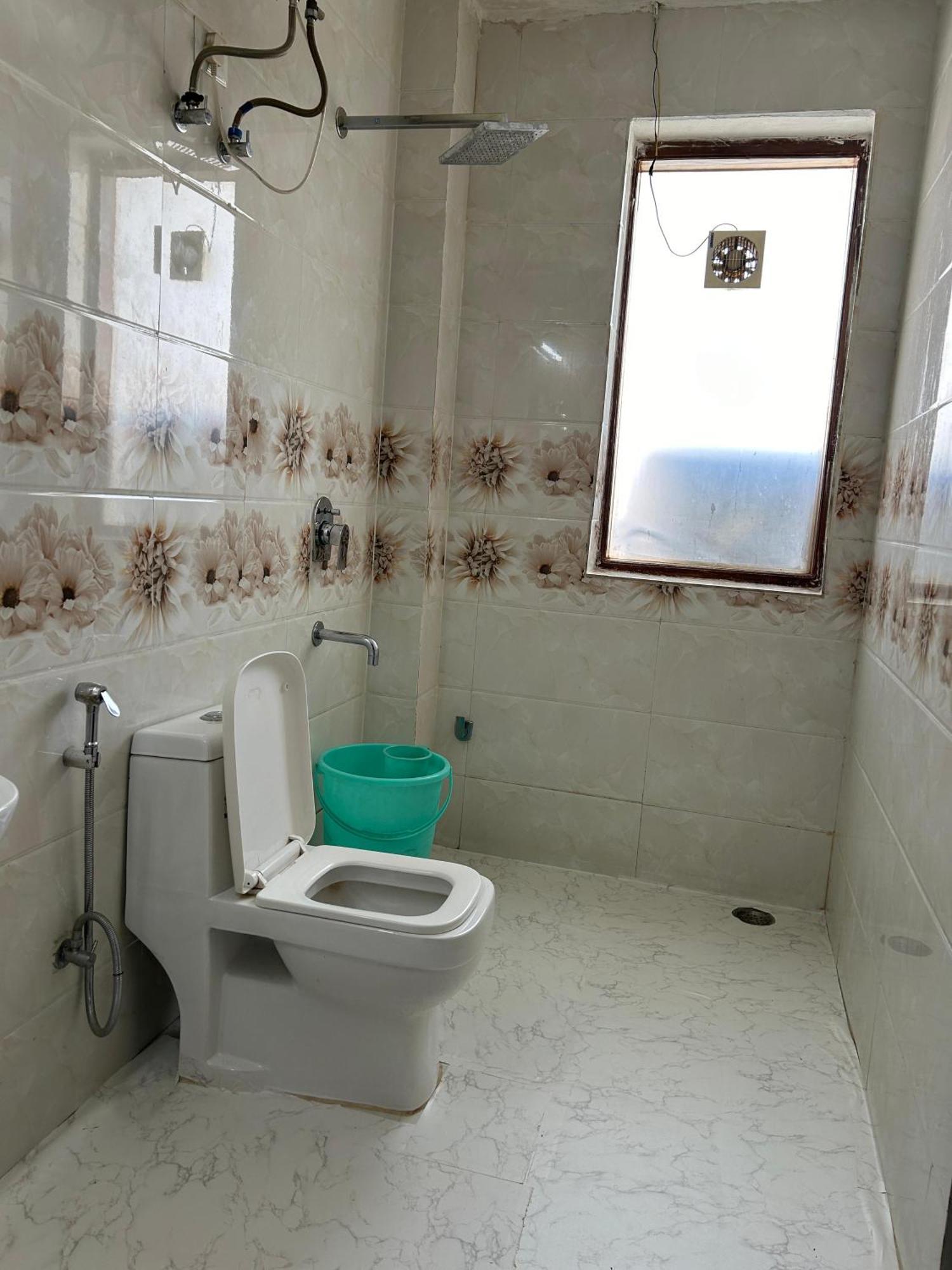 Hotel Tanvi Premium Residency Near Artemis Hospital, Gurugram Gurgaon Exterior foto