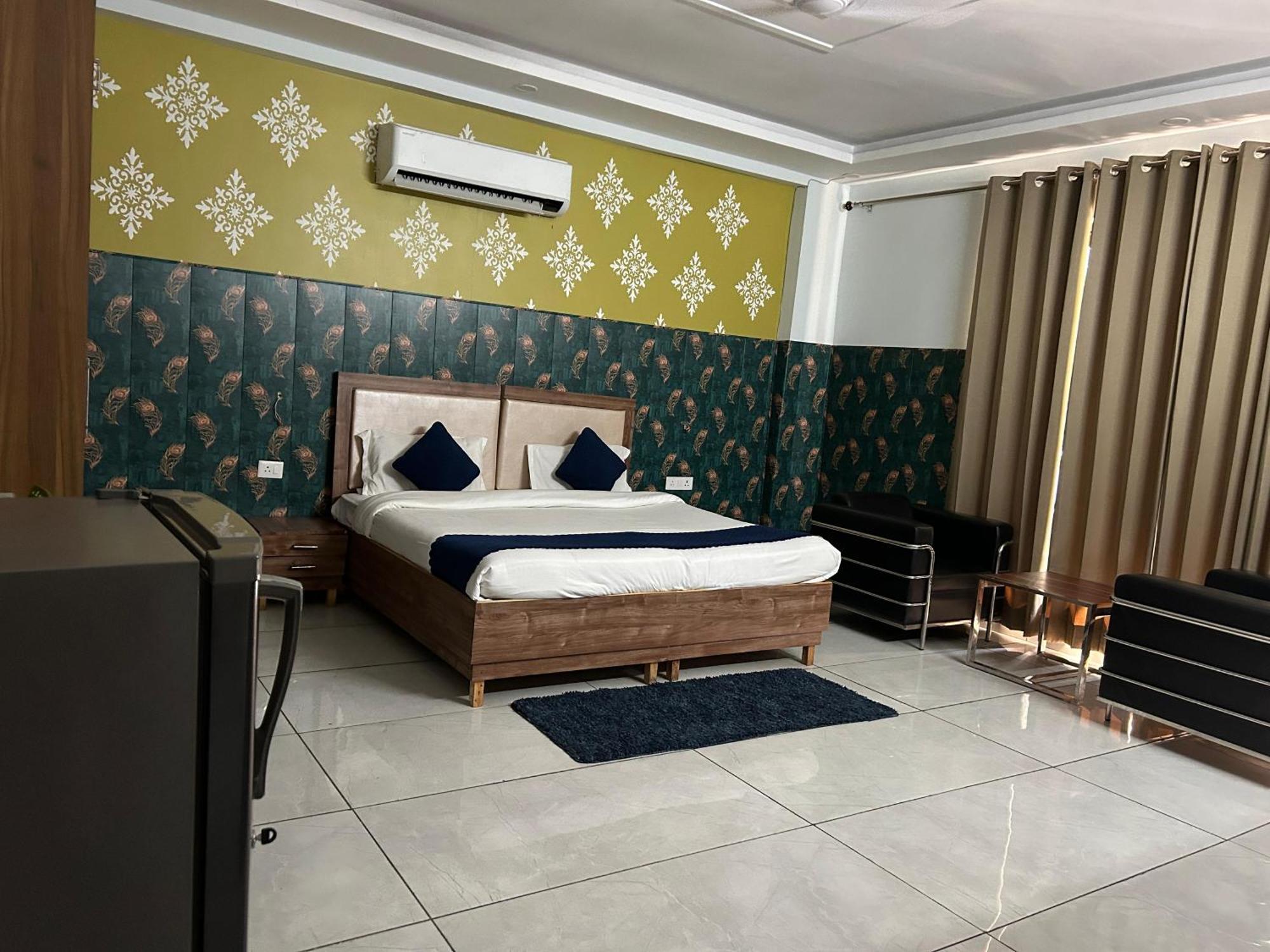 Hotel Tanvi Premium Residency Near Artemis Hospital, Gurugram Gurgaon Exterior foto